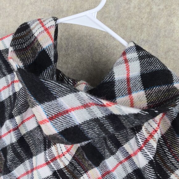 Altare Black Plaid Acrylic Fringed Cape Poncho With Toggle Closure And Tags - Picture 3 of 7